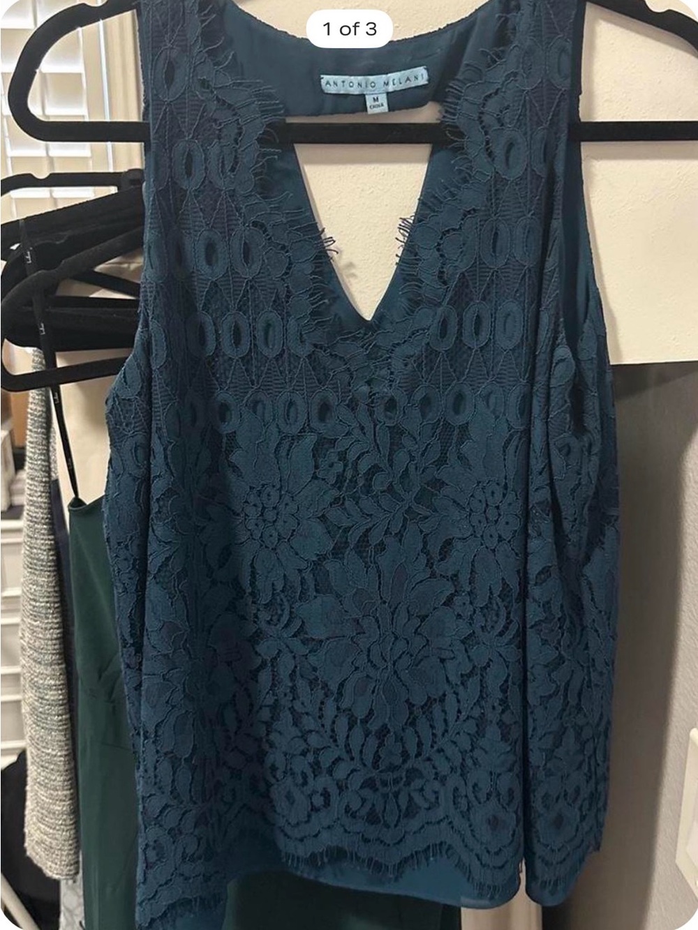 ANTONIO MELANI Teal Lace V-Neck Sleeveless Blouse